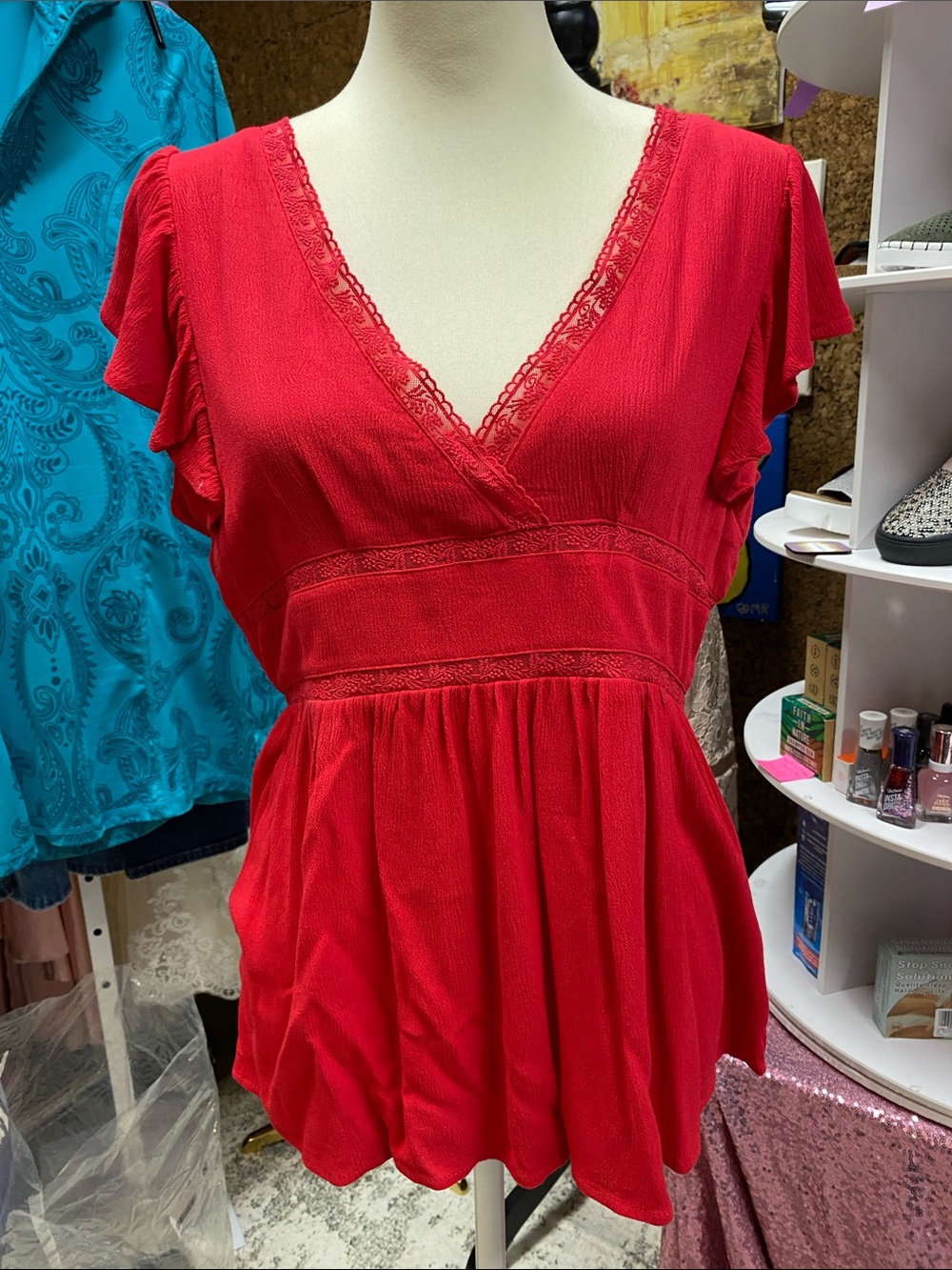 In Loom Women's Red V-Neck Lace-Trim Tunic Top, size L